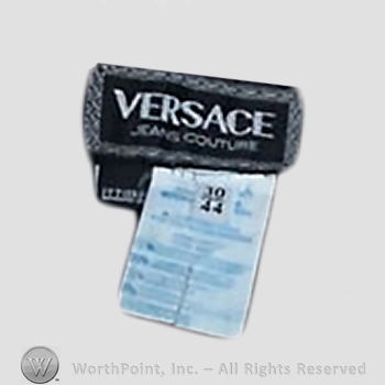 Clothing label : Versace.