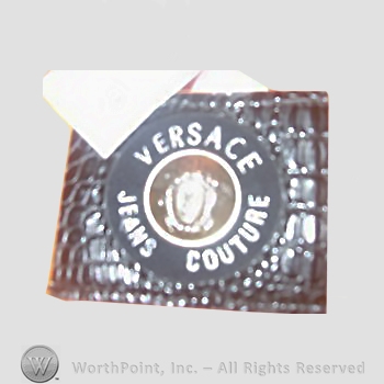 Clothing label : Versace.