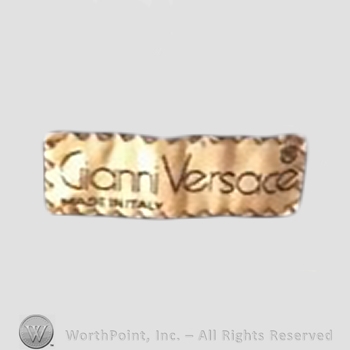 Clothing label : Versace.