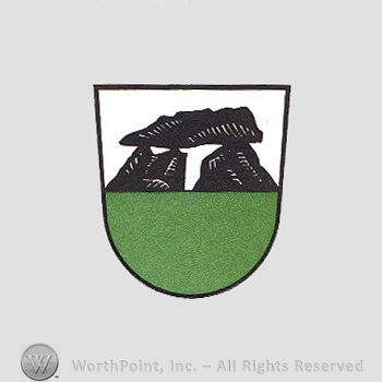 Heraldry: shield, stones, green field.