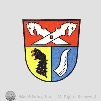 Heraldry: shield, bear claws, horn, horse heads.