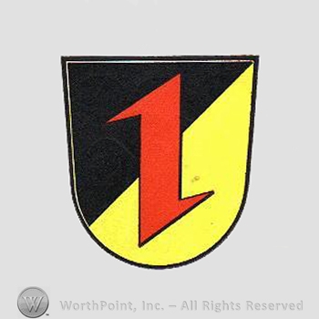 Heraldry: shield, hook.