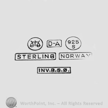 Four rectangles, two circles, a hourglass and the text ''Sterling Norway''.