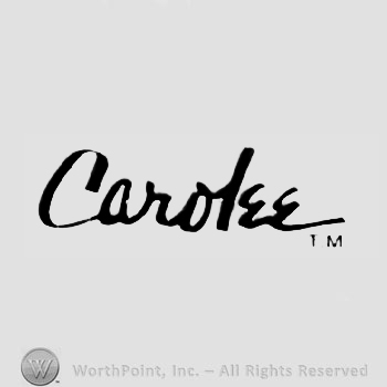 The text ''Carolee''.