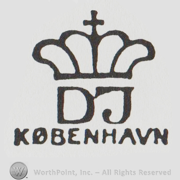 logo with a crown and "DJ kobenhavn"
