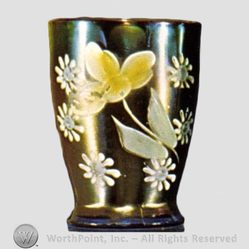 Glass pattern: Enameled Daisy and Little Flowers.