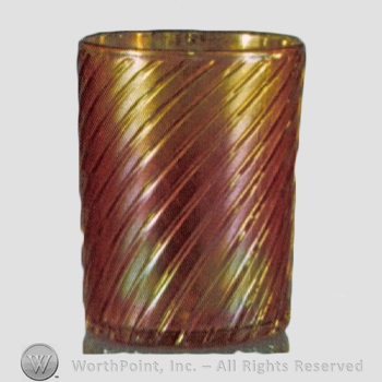 Glass pattern: Ribbed Swirl; Swirled Threads.