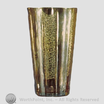 Glass pattern: Frosted Ribbon; Frosted Ribbon.