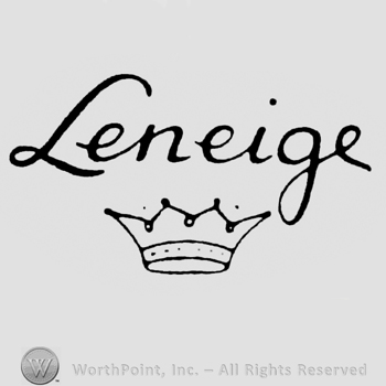 Stylish writing Leneige up crown down