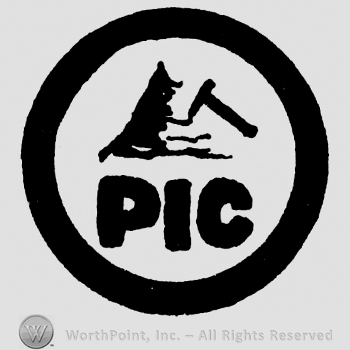 Uppercase PIC, a tree and a hammer inside a circle