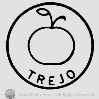 Apple with small leaf inside a circle, Trejo written in uppercase inside the same circle