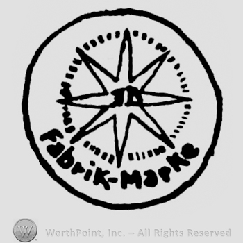 a star inside a circle and FABRIK MARKE written.