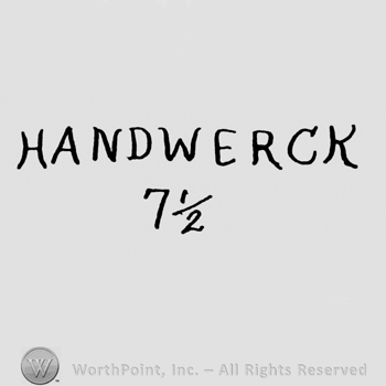 the text Handwerk 7 1/2 in uppercase letters