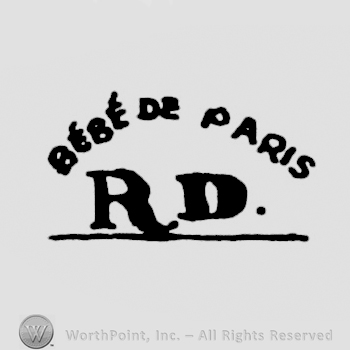 the text RD Bebe De Paris in uppercase letters