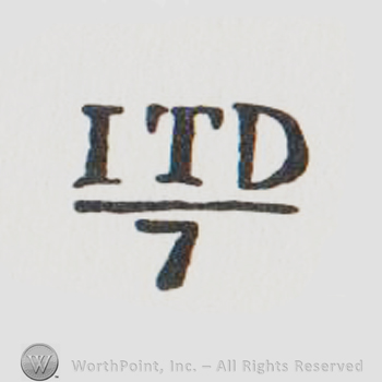 the letters ITD in uppercase above the number 7
