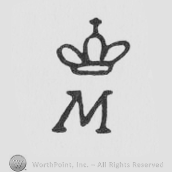 Crown, uppercase M