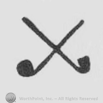two crossed golf clubs