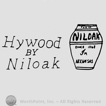 Hywood by Niloak written on 3 lines, on the left side. A pot with Niloak Since 1868 in Arkansas written on, on the right side