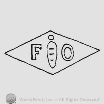 Hollow letters FO left and right of a carrot all inside a diamod