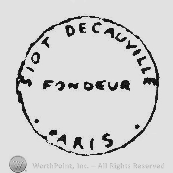 Curved capital writing in circle shape Siot Decauville up Paris down Fondeur middle