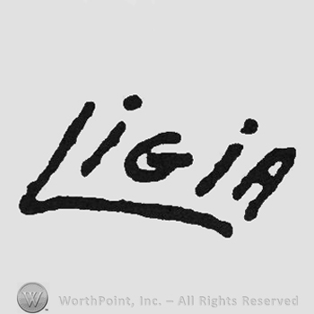 Signature in capital letters Ligia underlined